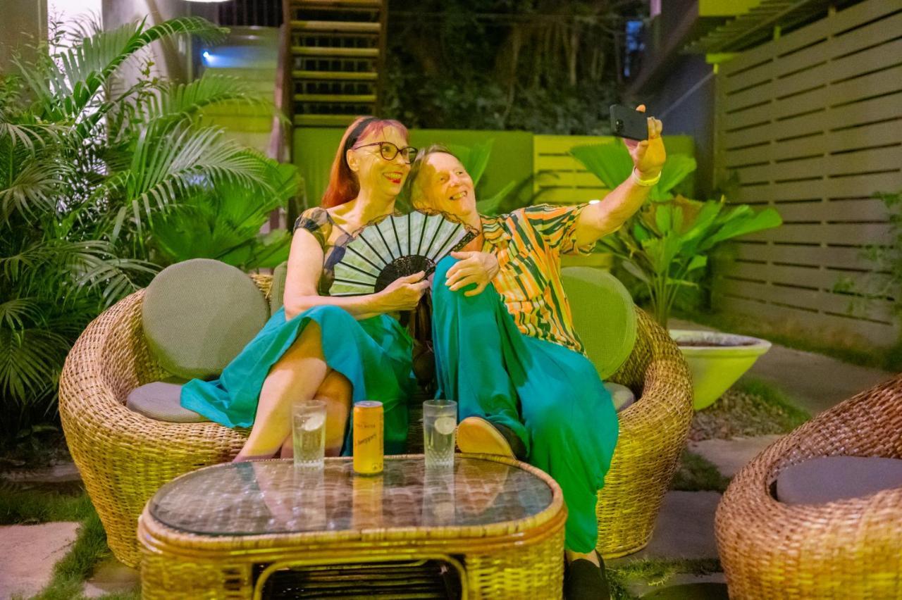 Locomo Boutique, Morjim - Stay Work Eat 外观 照片