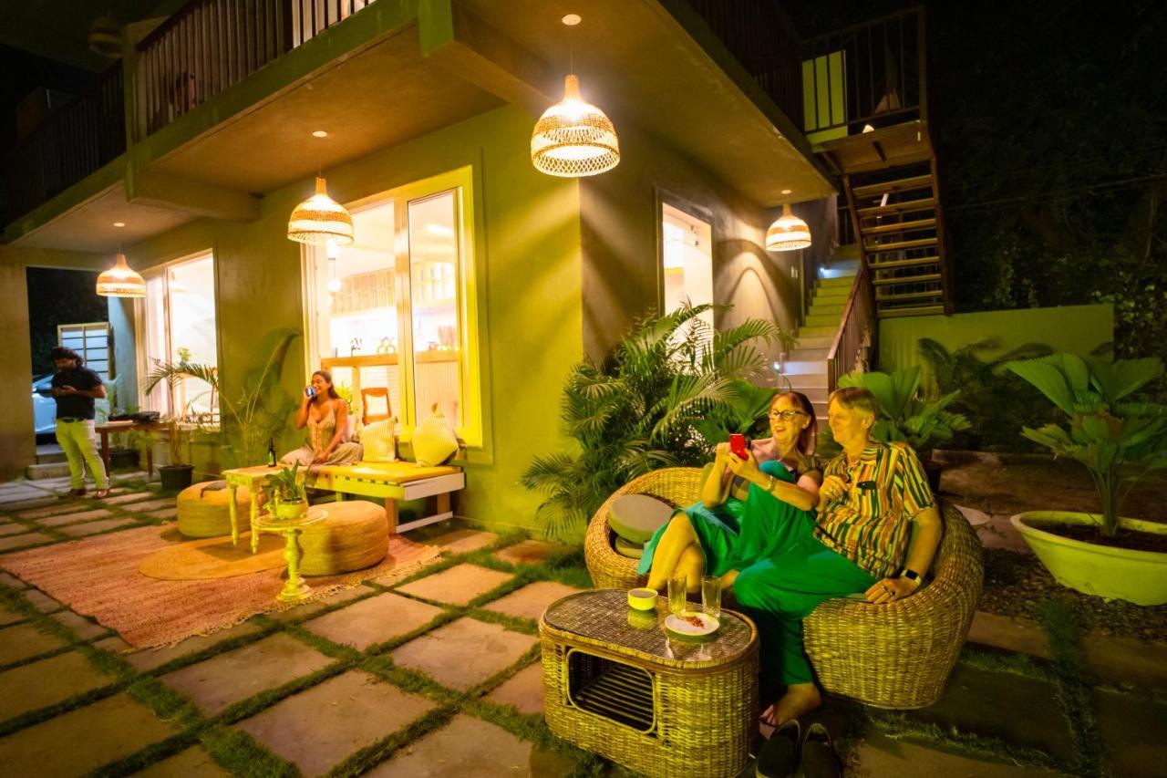 Locomo Boutique, Morjim - Stay Work Eat 外观 照片