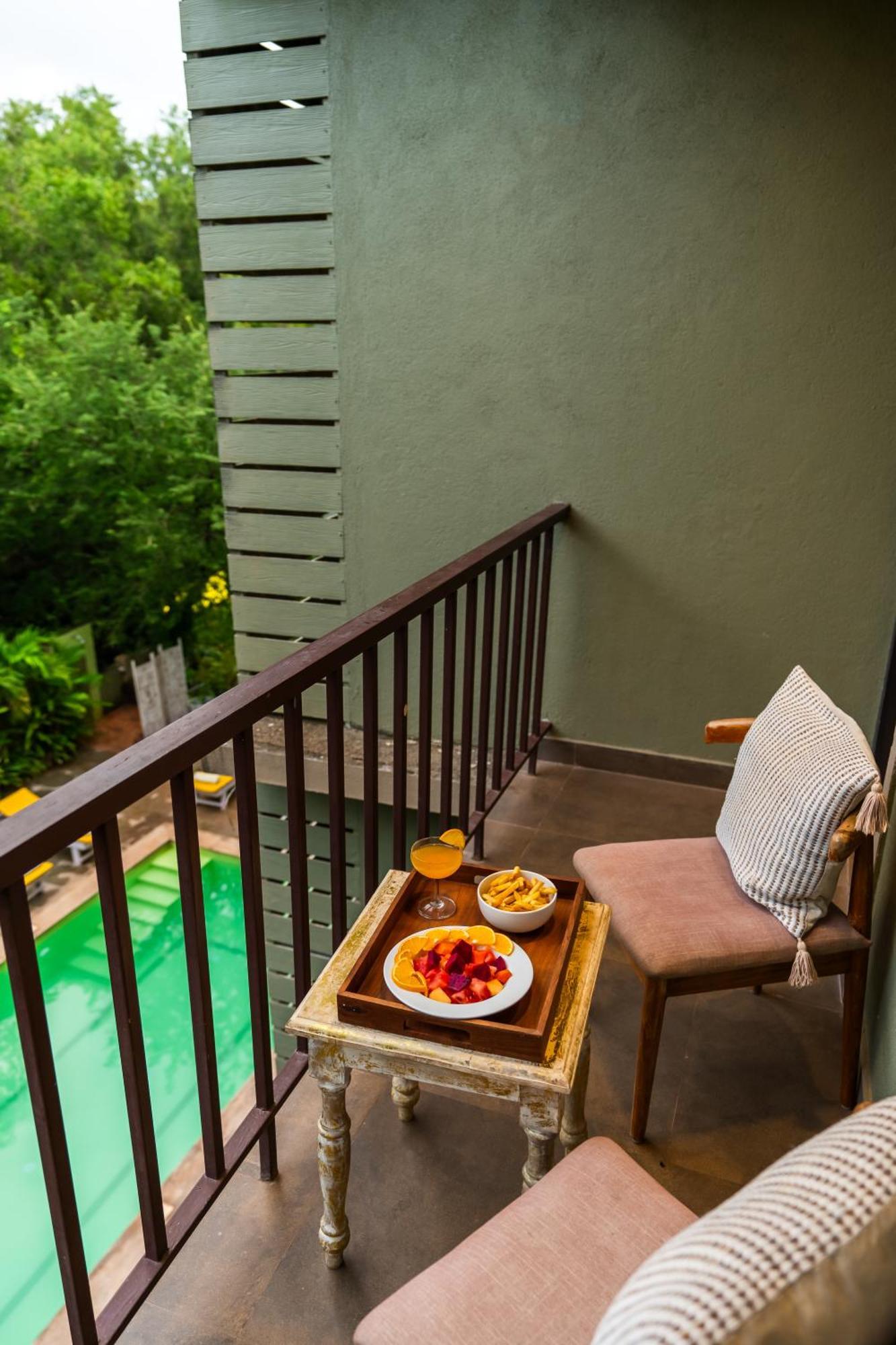 Locomo Boutique, Morjim - Stay Work Eat 外观 照片