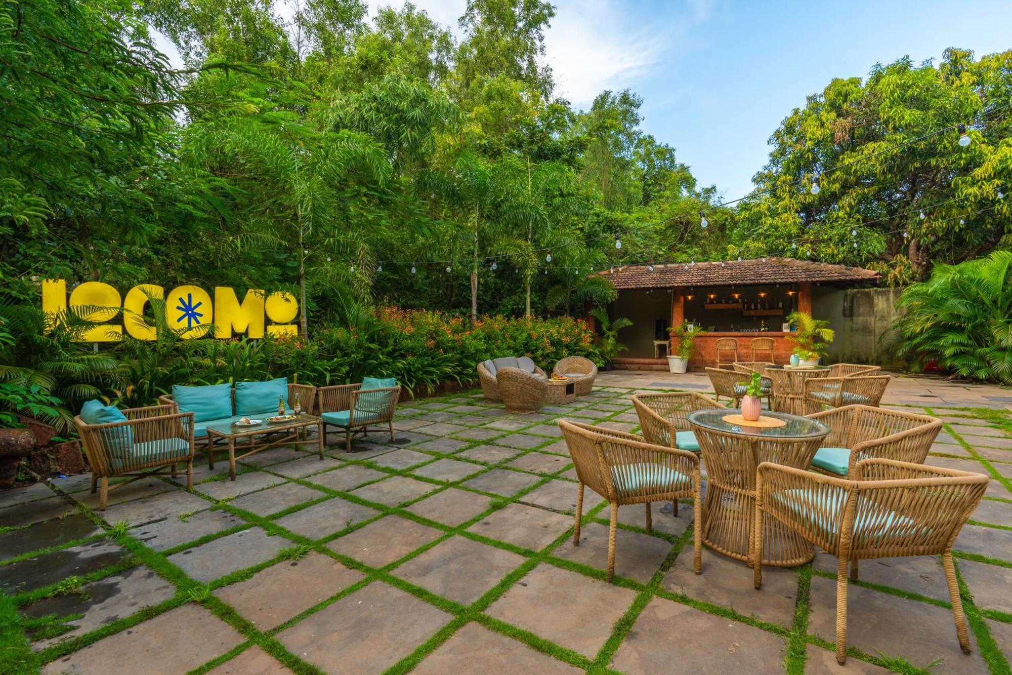Locomo Boutique, Morjim - Stay Work Eat 外观 照片