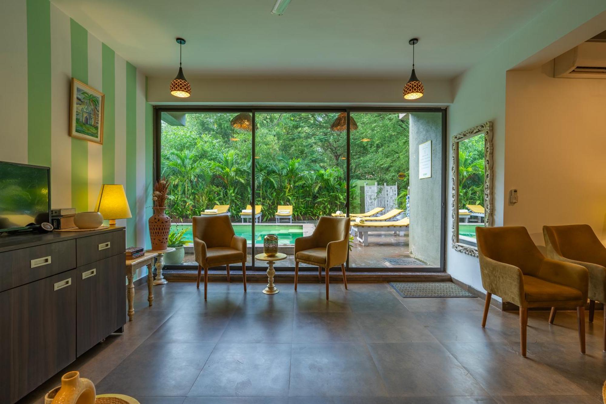 Locomo Boutique, Morjim - Stay Work Eat 外观 照片