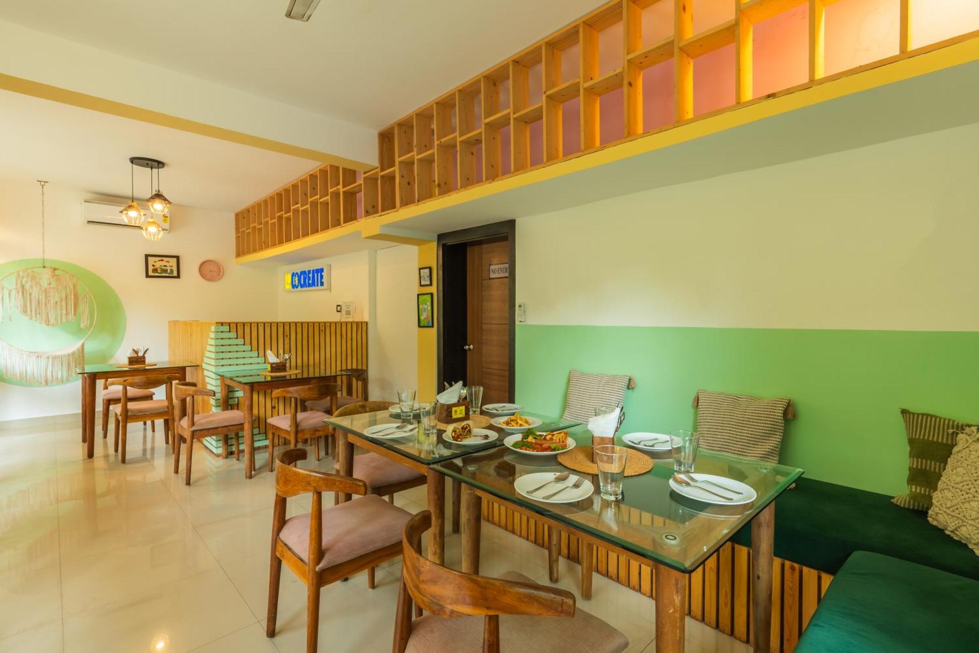 Locomo Boutique, Morjim - Stay Work Eat 外观 照片