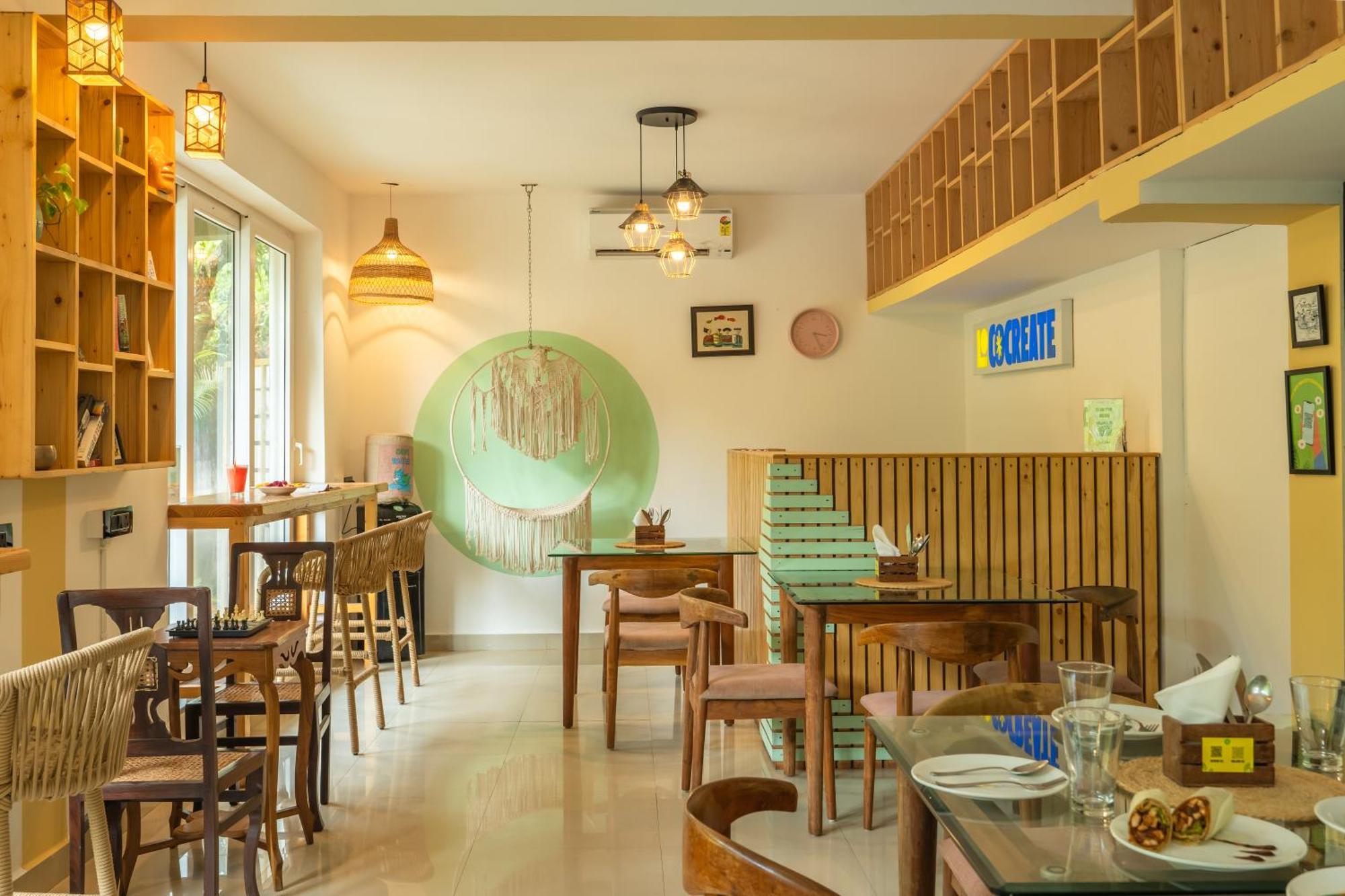 Locomo Boutique, Morjim - Stay Work Eat 外观 照片