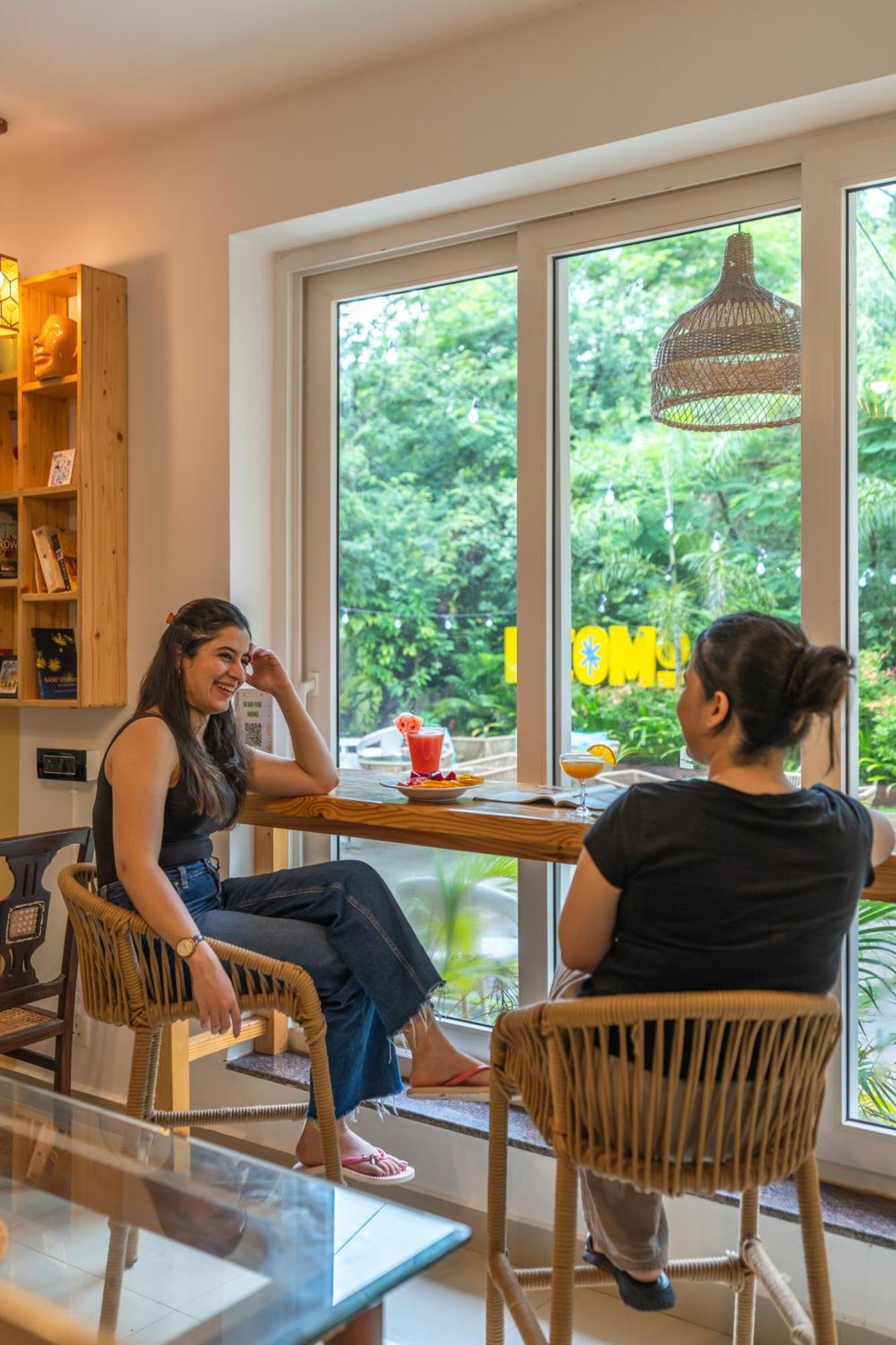 Locomo Boutique, Morjim - Stay Work Eat 外观 照片