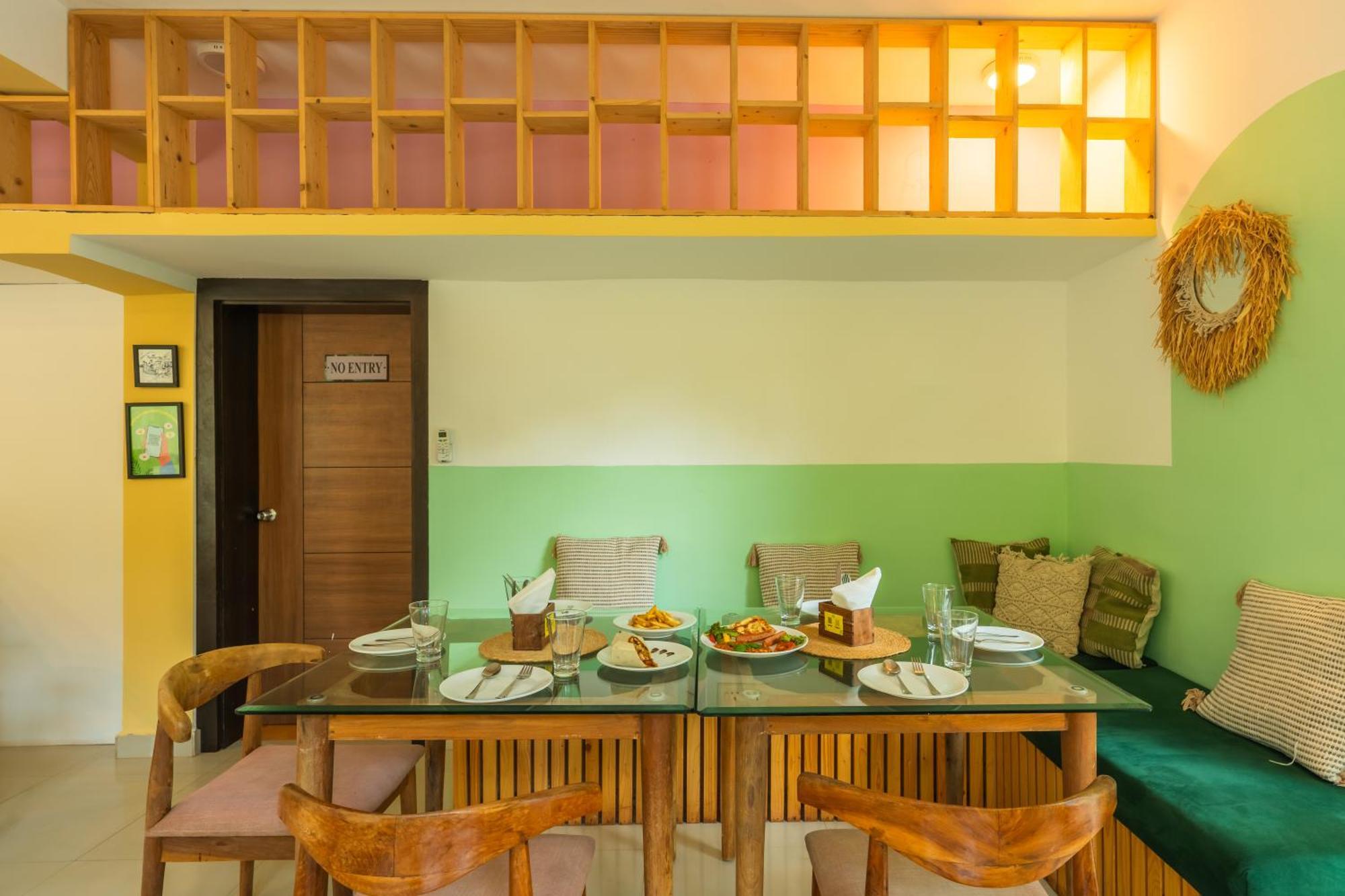 Locomo Boutique, Morjim - Stay Work Eat 外观 照片