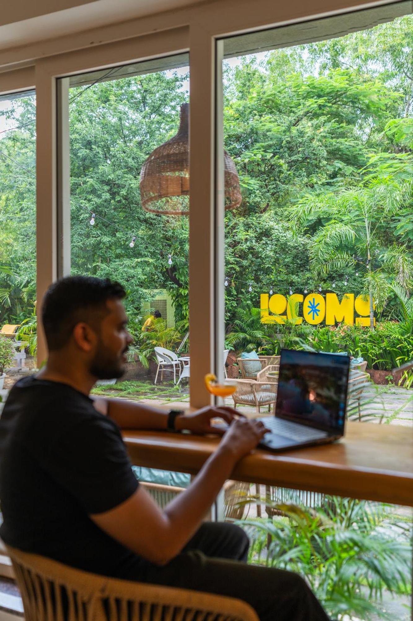 Locomo Boutique, Morjim - Stay Work Eat 外观 照片